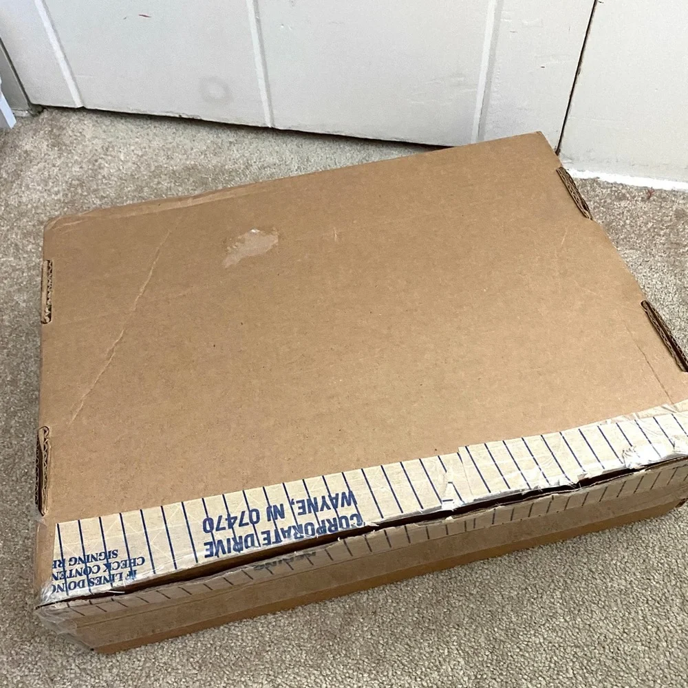 GUCCI shipping cardboard box brown big flat package for tote bag purse boots tan